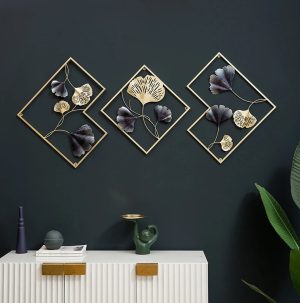 Metal frame wall decor