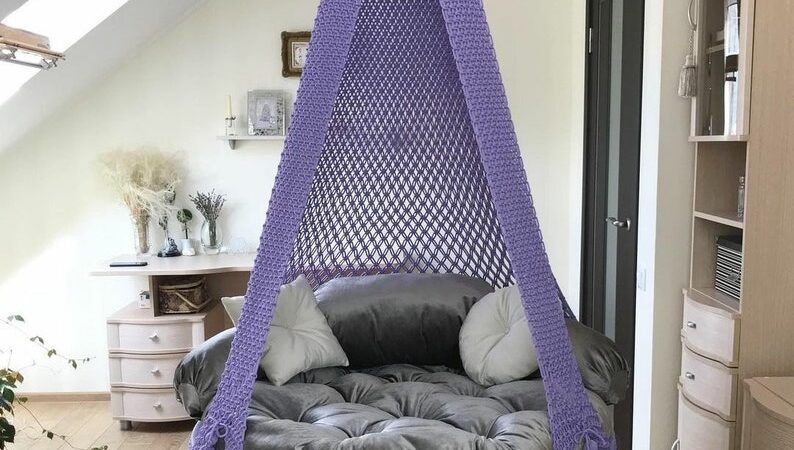 Violet macrame swing