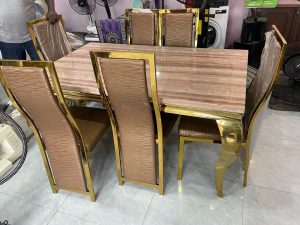 Contemprorary dining table