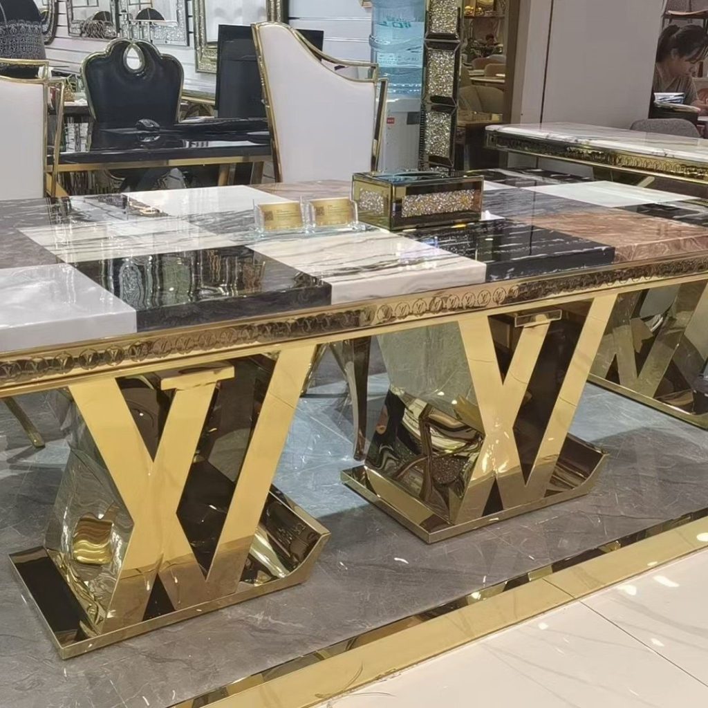 LVHdining table ss golden
