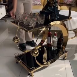 Food serving trolley